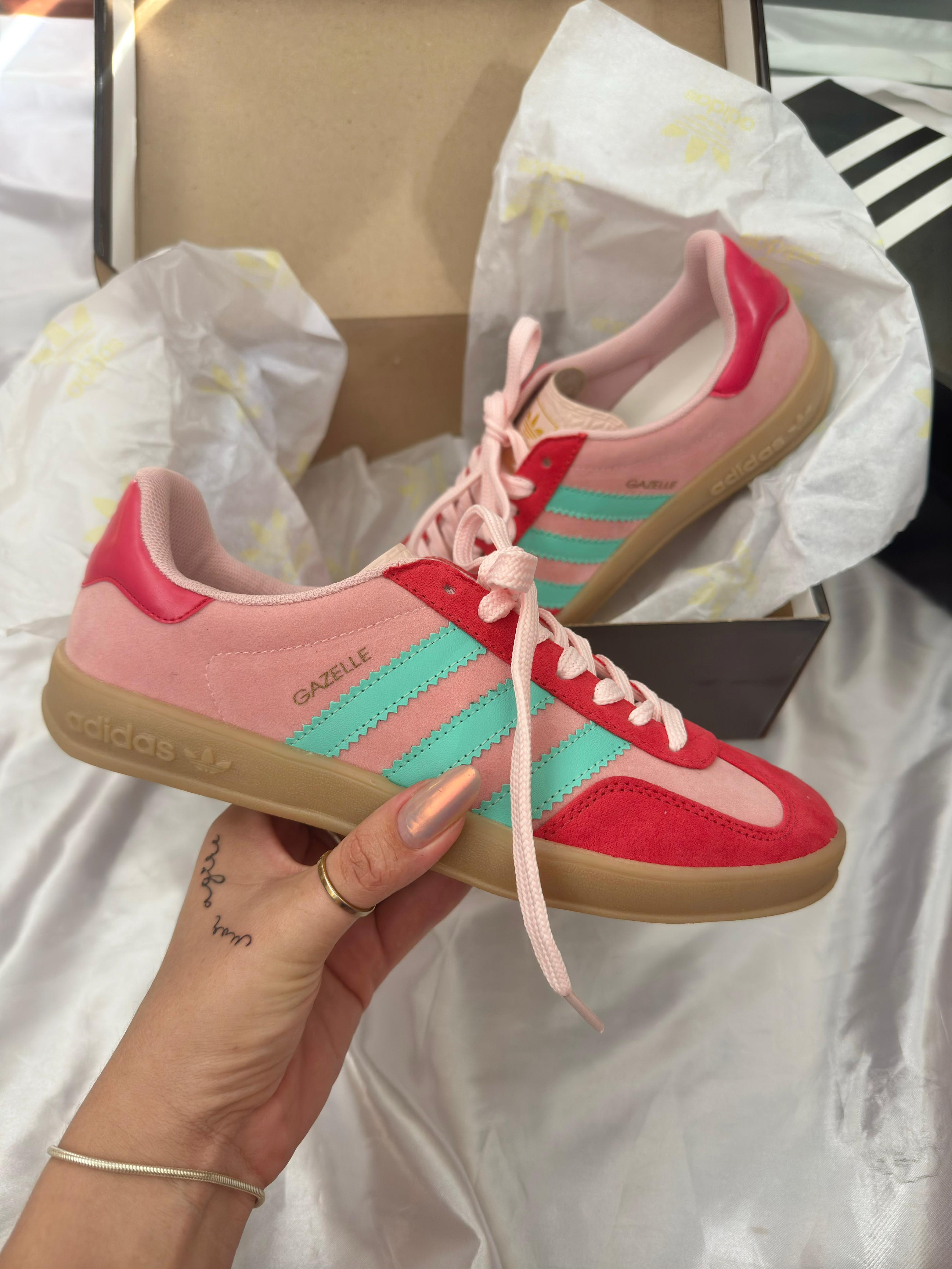 Tênis Gazelle Rosa Vermelho Camurça