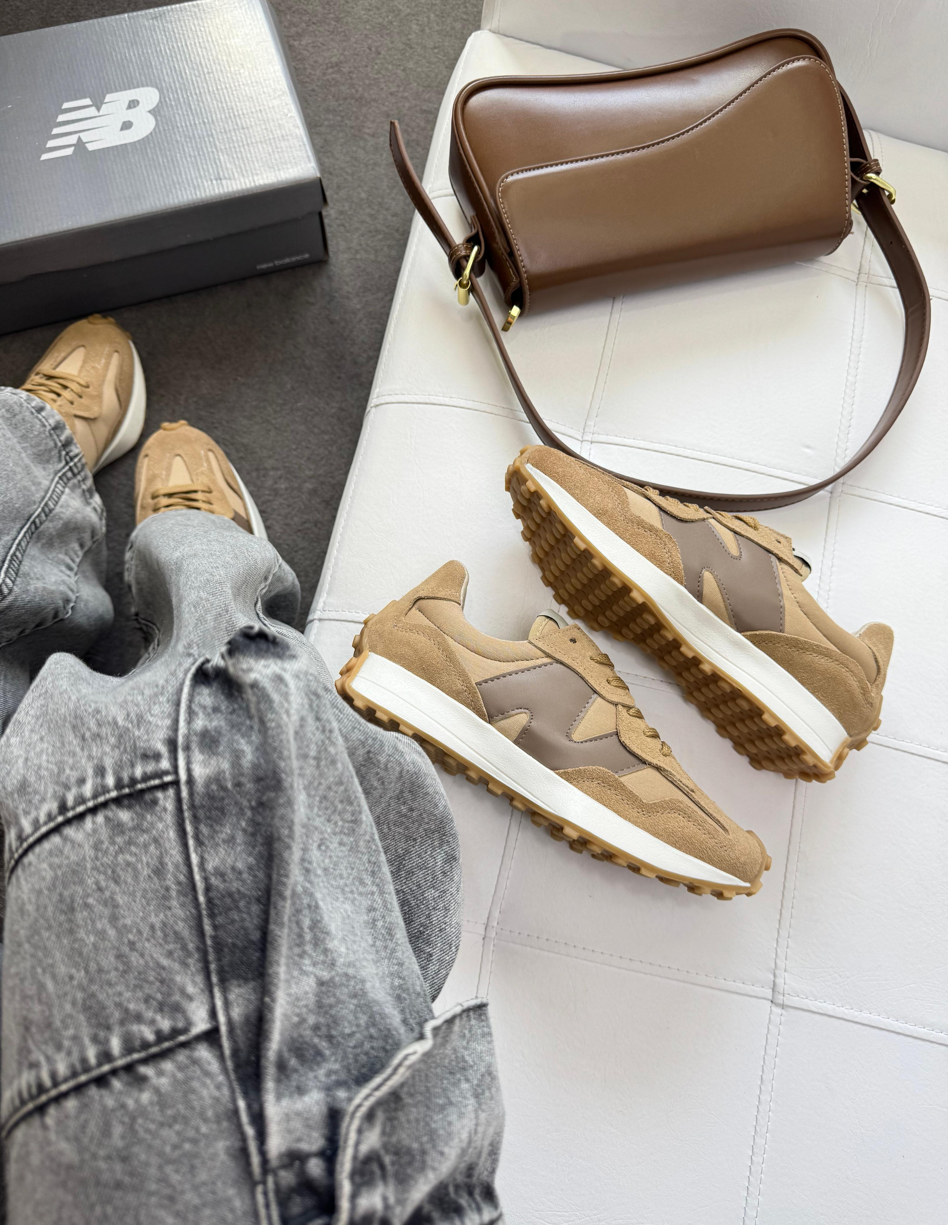 Tênis Balance 327 Caramelo Couro