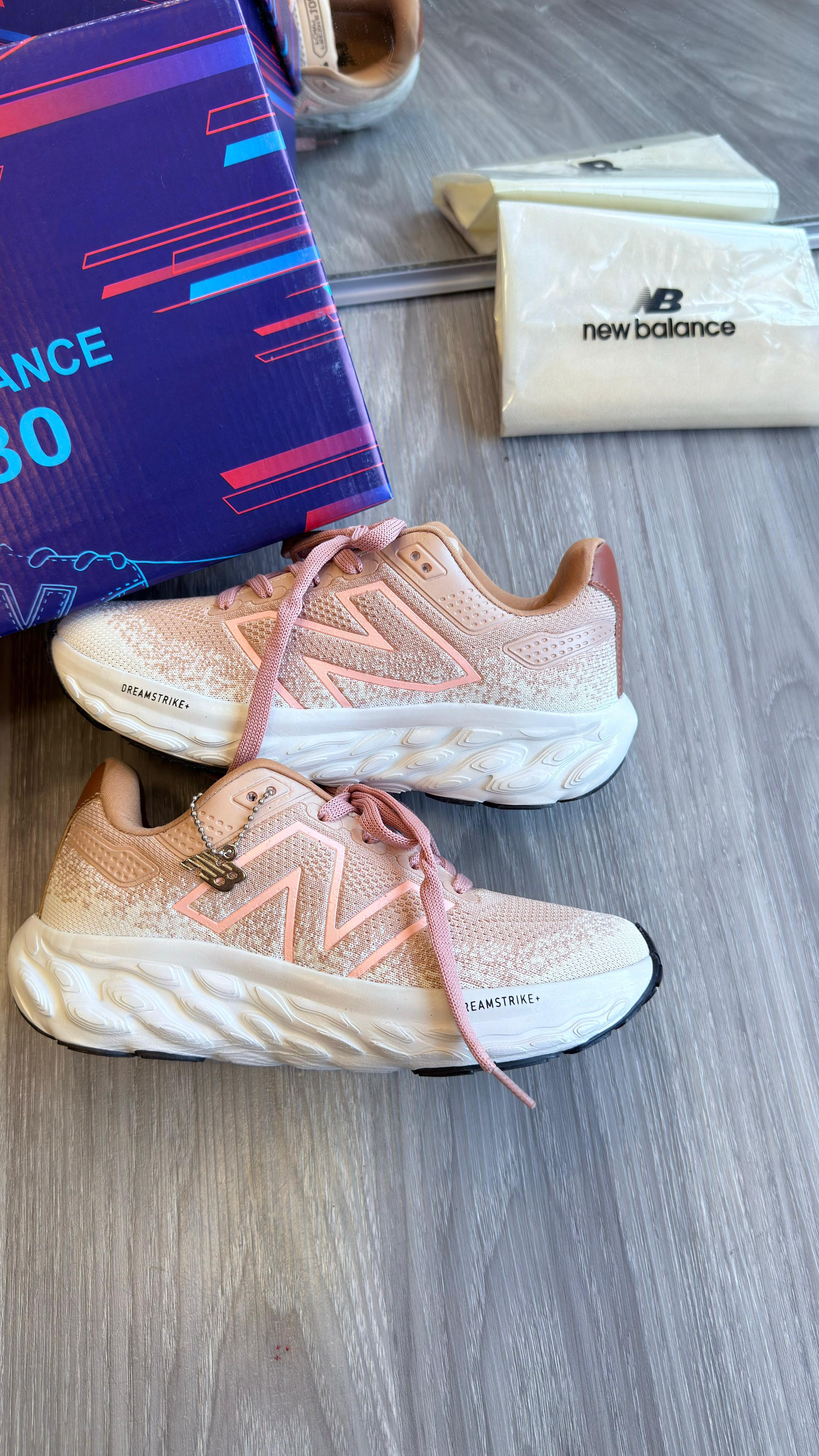 Tênis Balance 1080 Off Caramelo