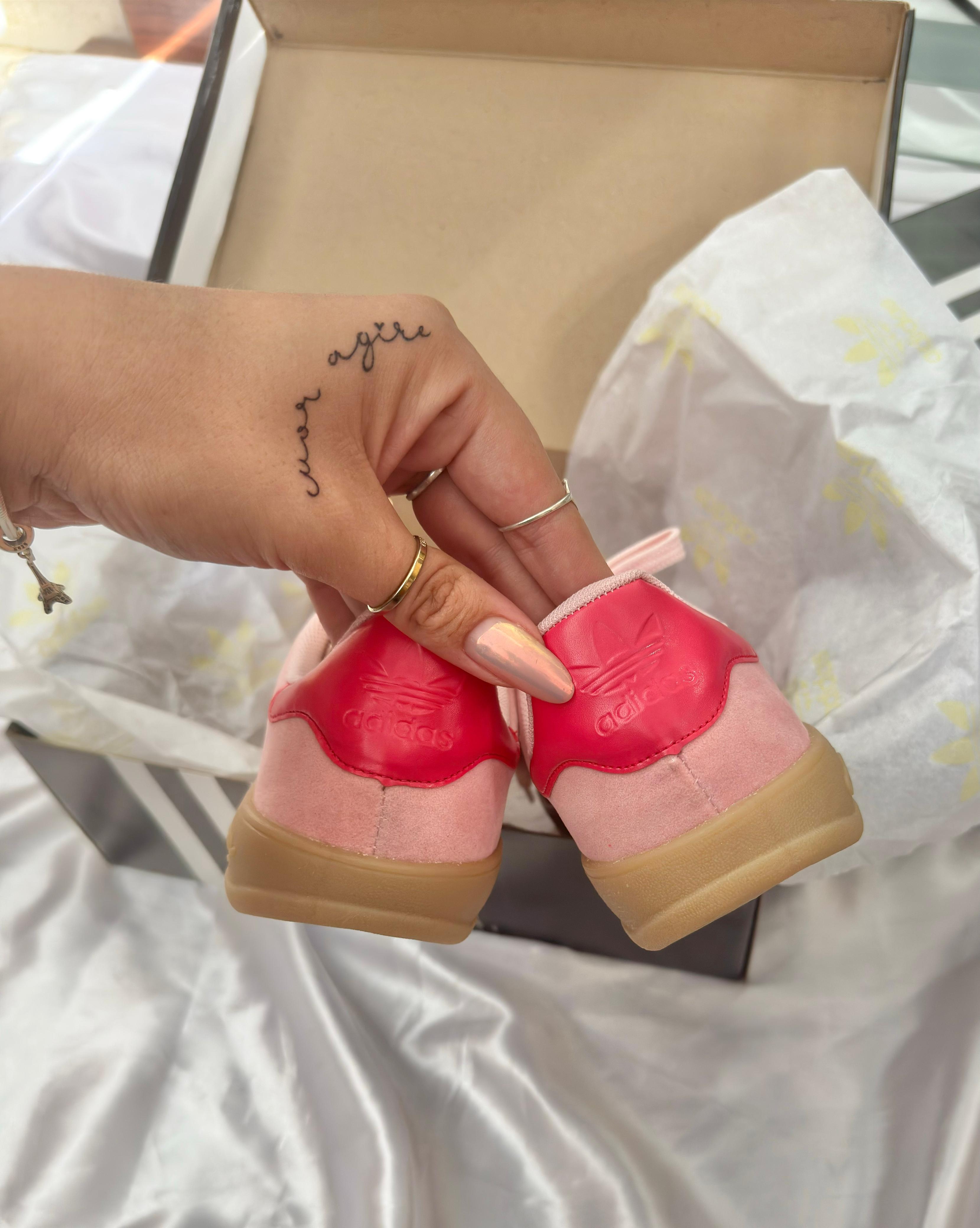 Tênis Gazelle Rosa Vermelho Camurça