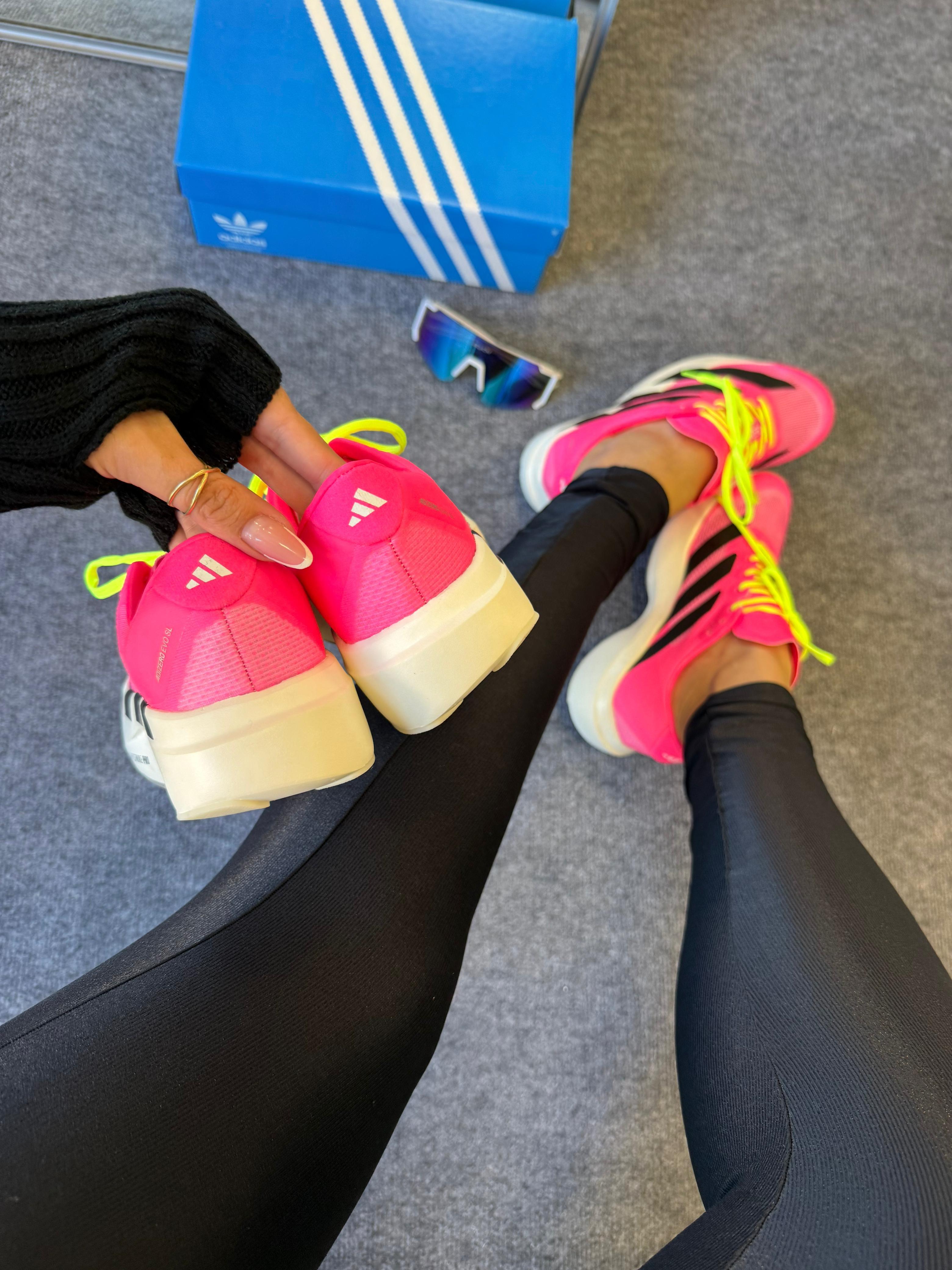 Tênis Adizero Evo SL Pink Neon