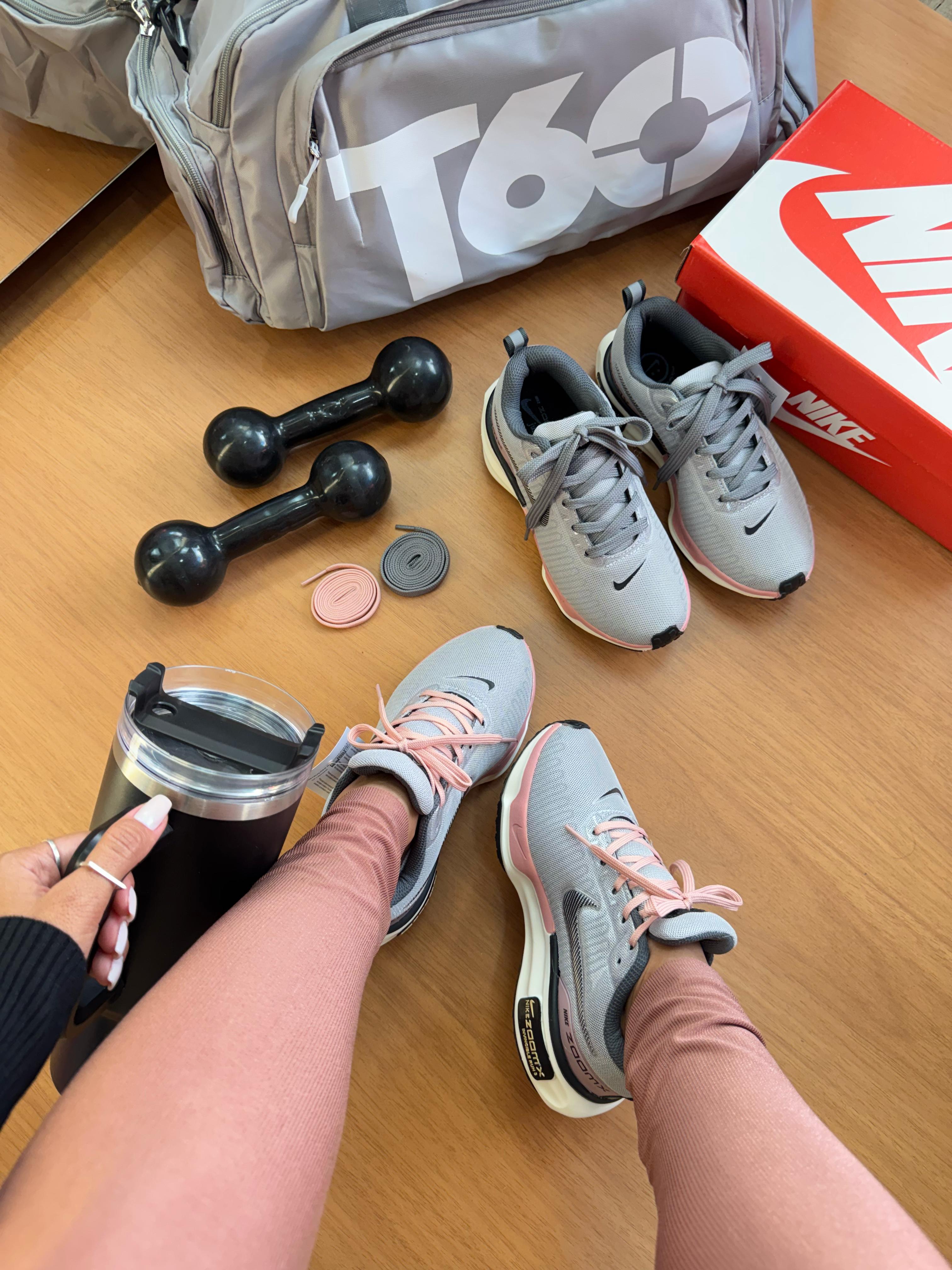 Tênis N. Zoomx Run Cinza Rose