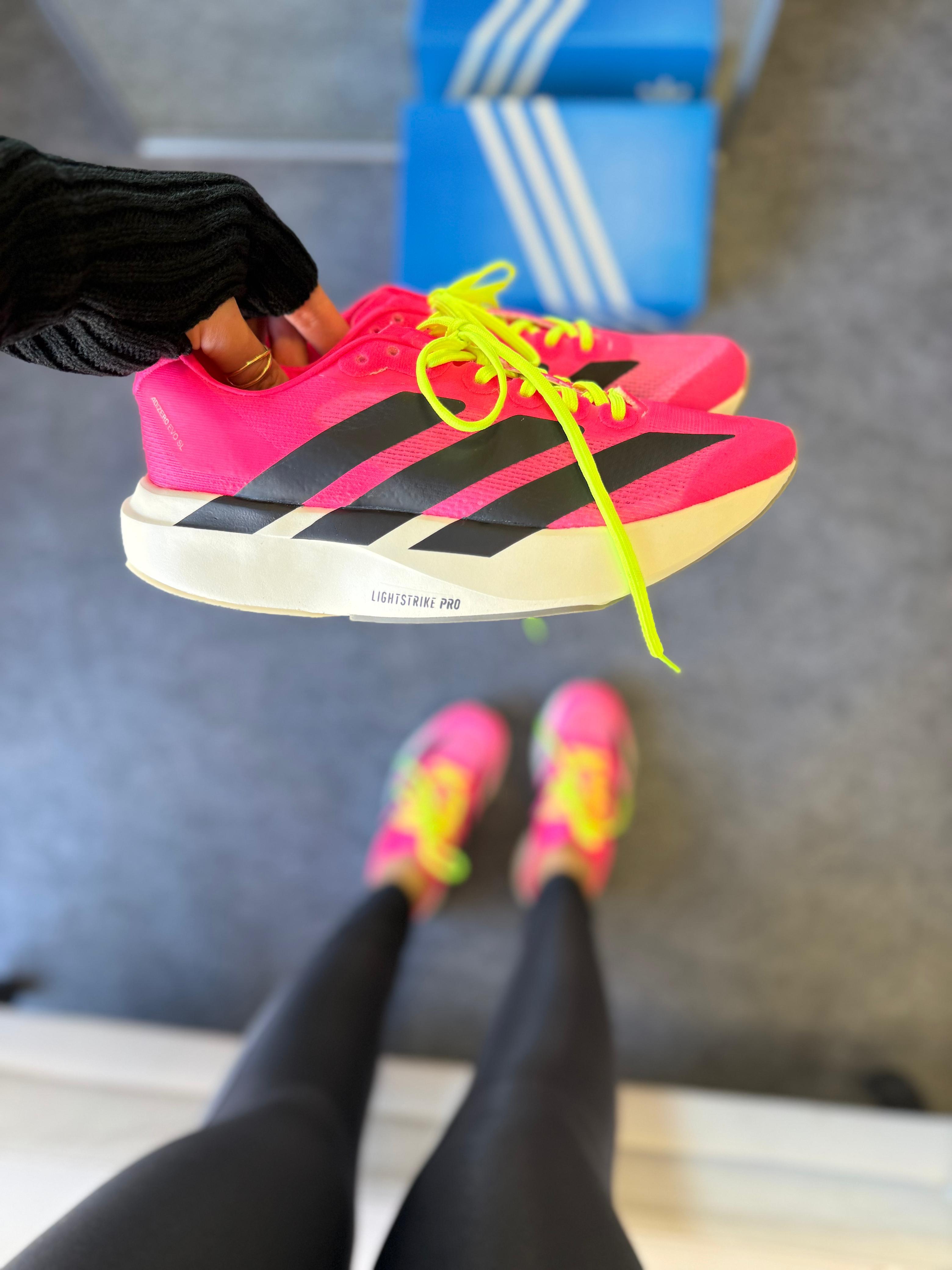 Tênis Adizero Evo SL Pink Neon