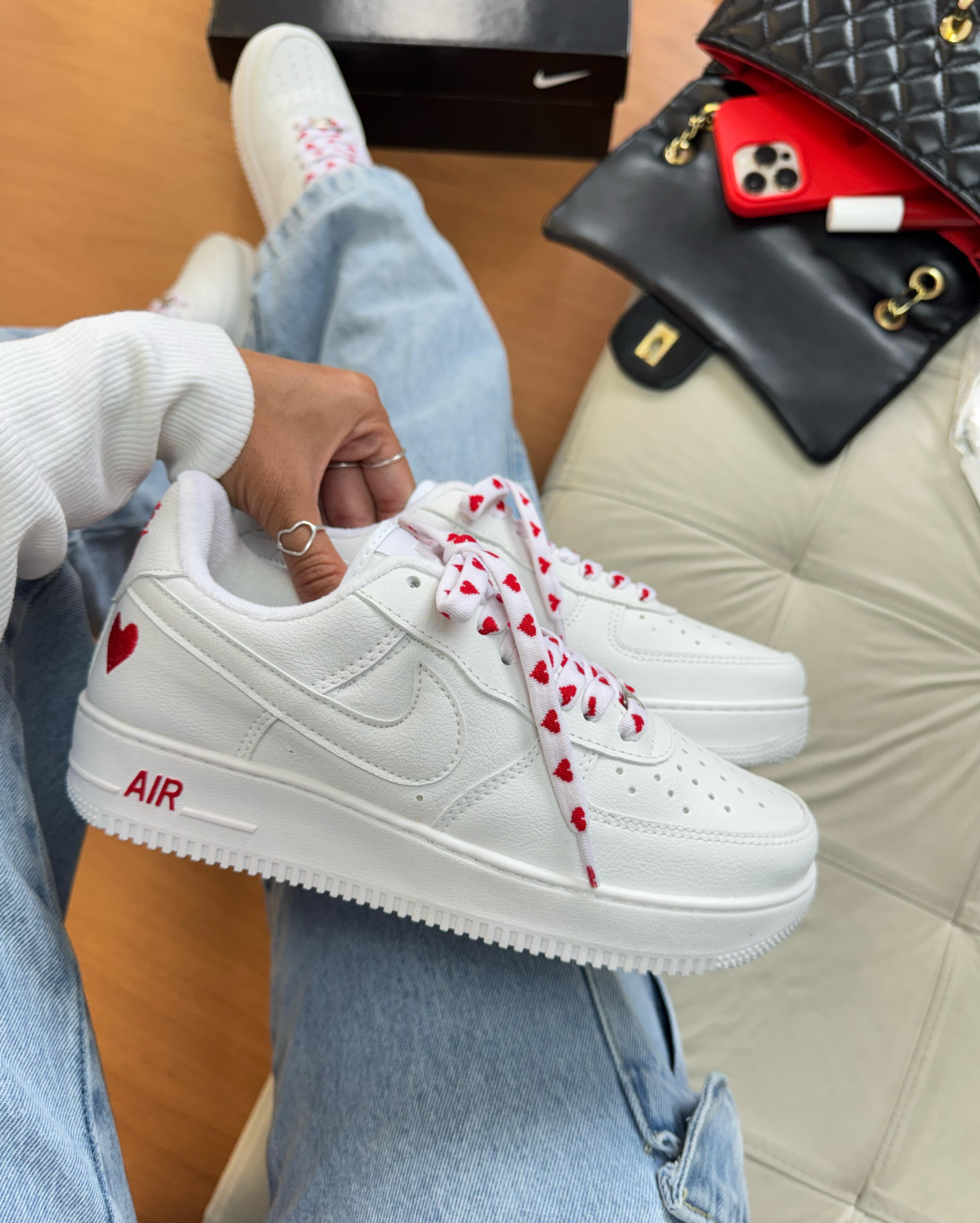 Tênis Air F1 Branco Coração